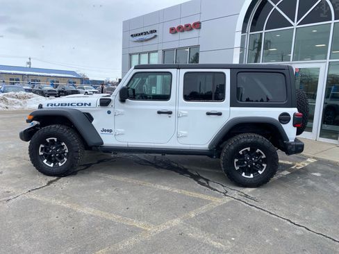 Used 2025 Jeep Wrangler Unlimited Rubicon 4xe w/ Convenience Group image 2