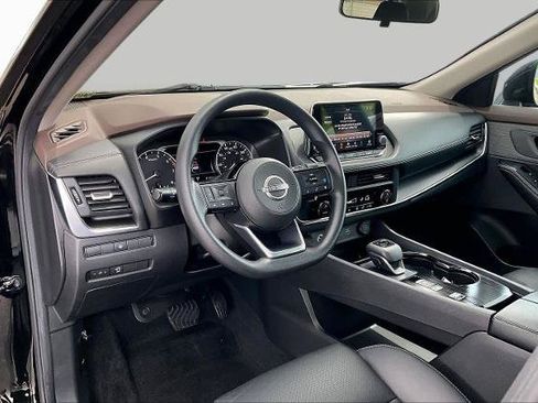 Certified 2023 Nissan Rogue SV FWD image 17
