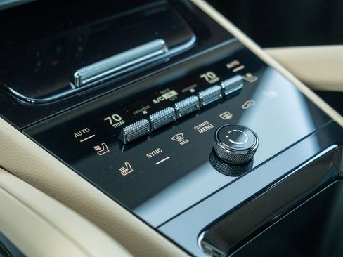 New 2026 Porsche Cayenne image 24