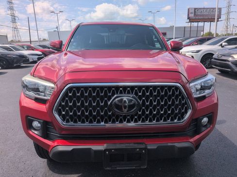 Used 2018 Toyota Tacoma TRD Off-Road AWD/4WD image 8