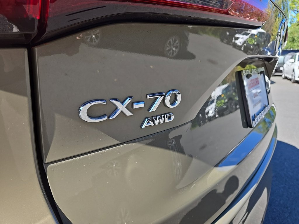 Used 2025 MAZDA CX-70 Plug-In Hybrid w/ Premium Plus AWD/4WD image 11