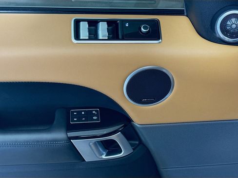 Used 2020 Land Rover Range Rover Sport HSE Dynamic image 24