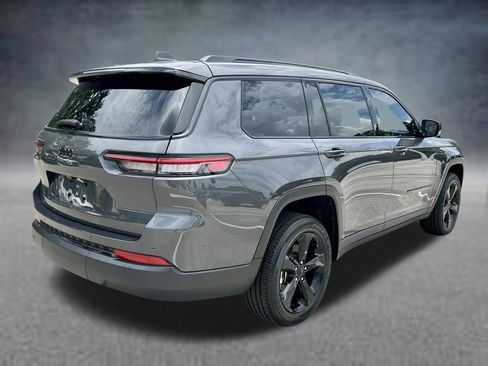Used 2025 Jeep Grand Cherokee L Altitude RWD image 5