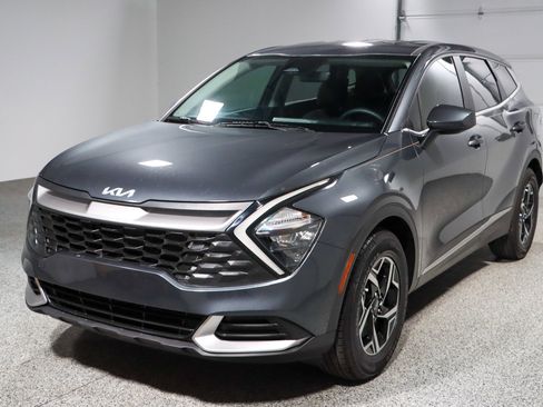 Used 2023 Kia Sportage LX image 30