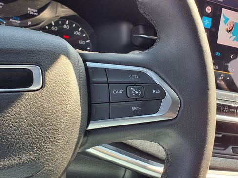 Used 2023 Jeep Compass Latitude AWD/4WD image 28