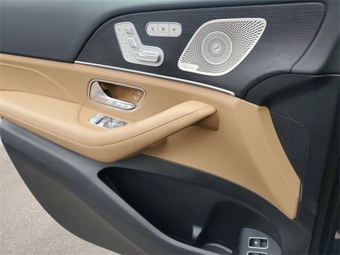 Used 2025 Mercedes-Benz GLE 450e 4MATIC image 24