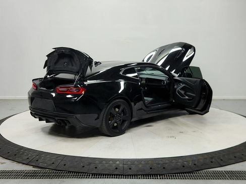 Used 2016 Chevrolet Camaro SS RWD image 16