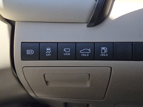 Used 2019 Toyota Camry XLE w/ Driver Assist Package FWD image 23