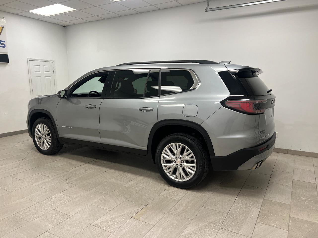Used 2026 GMC Acadia Elevation w/ Elevation Premium Package AWD/4WD image 10