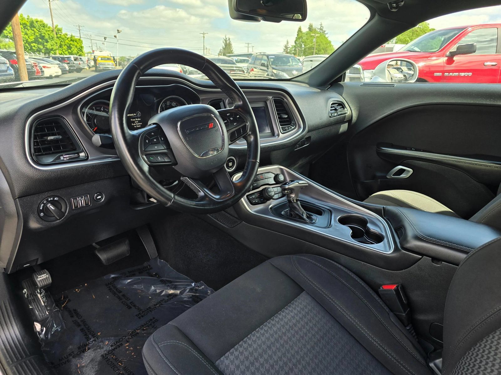 Used 2020 Dodge Challenger SXT RWD image 17