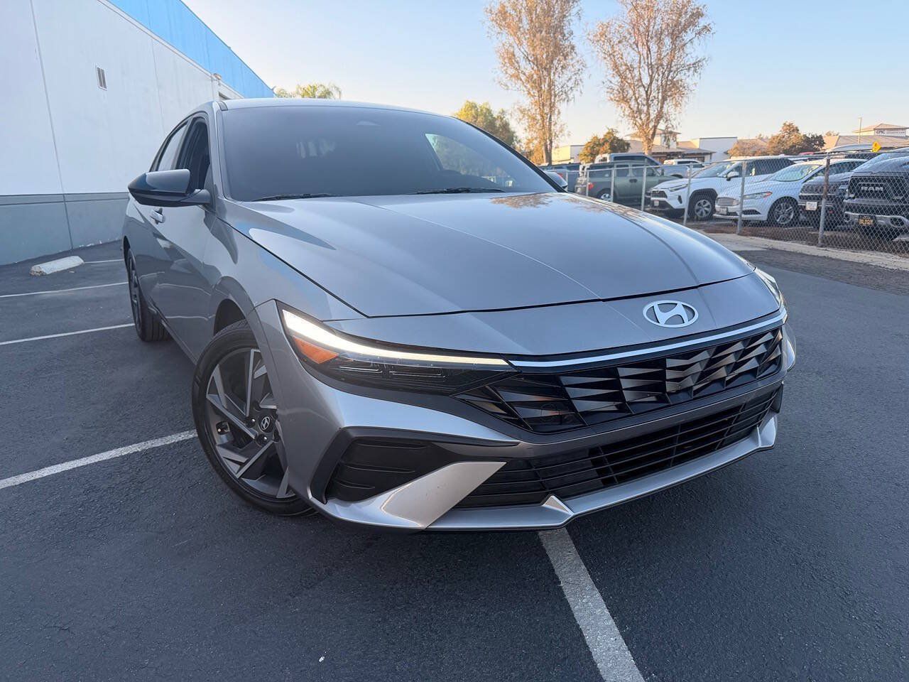 Used 2025 Hyundai Elantra Sport FWD image 3
