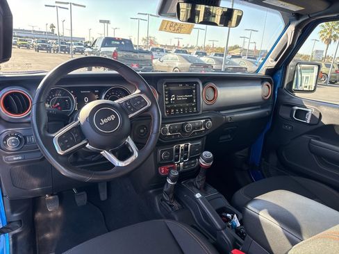 Used 2022 Jeep Gladiator Mojave w/ LED Lighting Group image 16