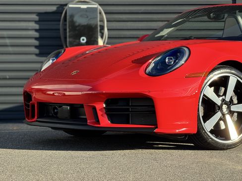 Certified 2025 Porsche 911 Carrera T RWD image 15