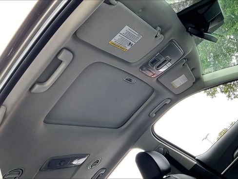 Used 2022 Kia Telluride S FWD image 24