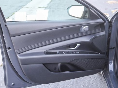 New 2025 Hyundai Elantra SEL image 24