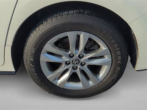 Certified 2021 Toyota Sienna Limited FWD image 7