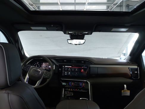 Used 2025 GMC Sierra 1500 Denali w/ Denali Reserve Package image 5