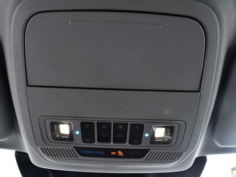 Used 2022 Ford Explorer XLT w/ Equipment Group 202A AWD/4WD image 34