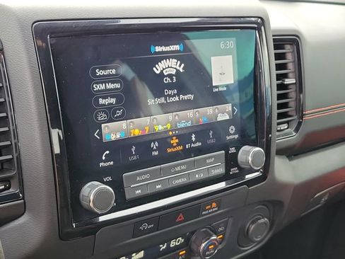 Used 2024 Nissan Frontier PRO-4X w/ Technology Package AWD/4WD image 31