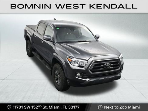 Used 2022 Toyota Tacoma SR5 w/ Technology Package image 18