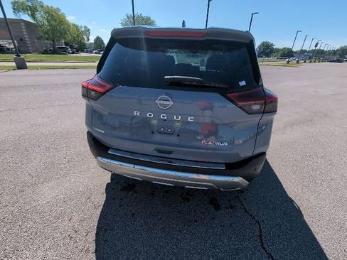 Used 2023 Nissan Rogue Platinum w/ Platinum Premium Package FWD image 5