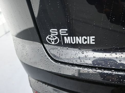 Used 2024 Volkswagen Atlas Cross Sport SE FWD image 38