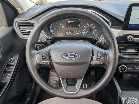Used 2022 Ford Escape SE FWD image 15