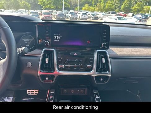 Certified 2023 Kia Sorento SX Prestige AWD/4WD image 11