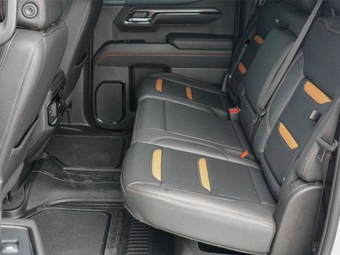 Used 2023 GMC Sierra 1500 AT4 w/ AT4 Premium Package image 23