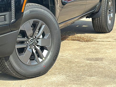 New 2026 Nissan Frontier SV w/ SV Convenience Package image 3