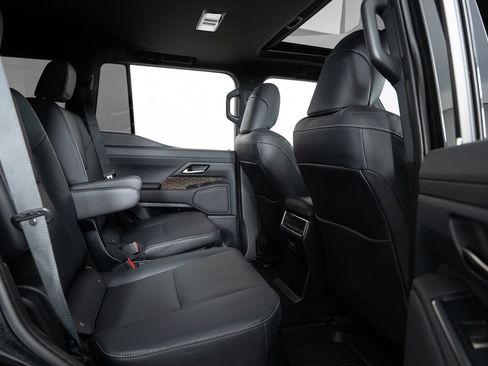 Used 2025 Lexus GX 550 image 25