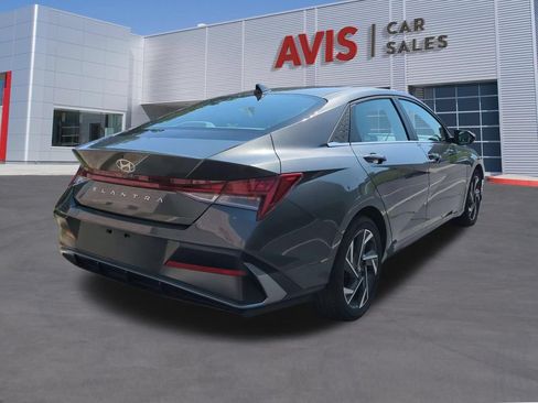 Used 2025 Hyundai Elantra SEL FWD image 6