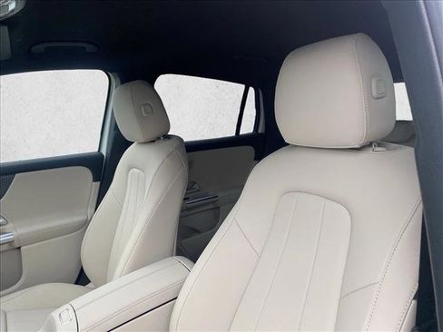 New 2025 Mercedes-Benz GLA 250 image 16