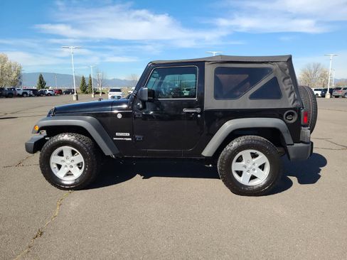 Used 2018 Jeep Wrangler Sport image 11