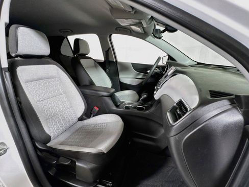 Used 2024 Chevrolet Equinox LS w/ LS Convenience Package FWD image 24