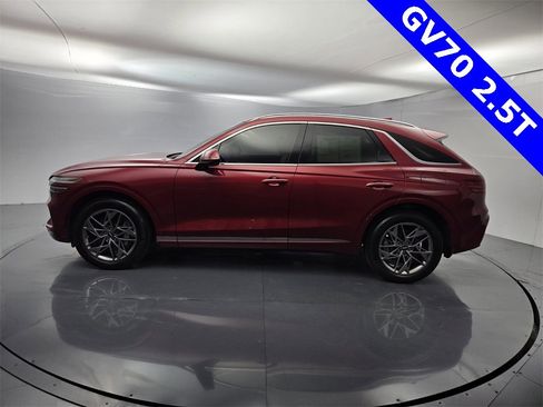 Used 2023 Genesis GV70 2.5T w/ Advanced Package image 11