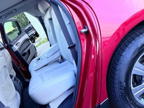 Used 2014 Cadillac SRX Luxury AWD/4WD image 10