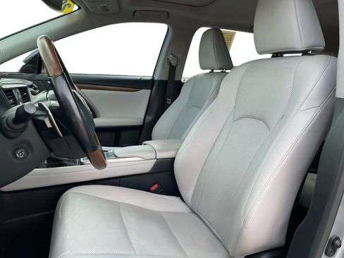 Used 2022 Lexus RX 350L w/ Premium Package image 9