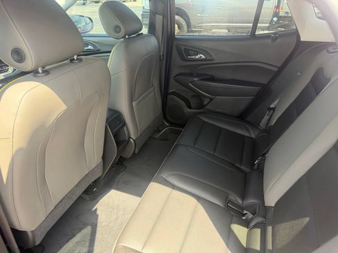Used 2024 Chevrolet Trax ACTIV w/ Sunroof Package FWD image 19