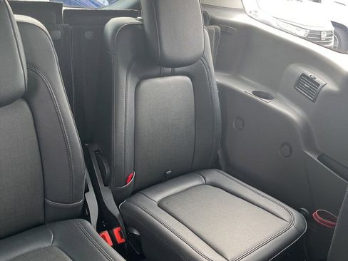 Certified 2023 Ford Transit Connect XL image 14