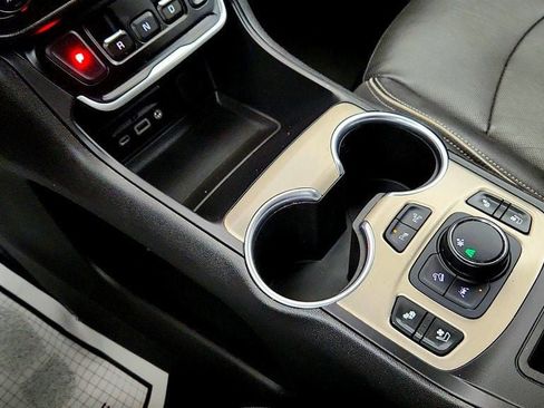 Used 2020 GMC Terrain Denali w/ Denali Premium Package FWD image 18