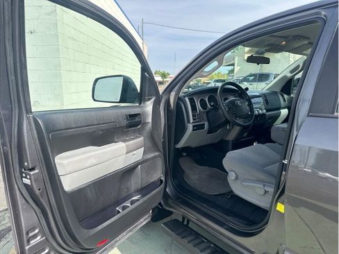 Used 2013 Toyota Tundra 4x4 Double Cab w/ Tow Pkg image 11