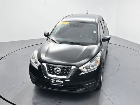 Used 2020 Nissan Kicks S image 46