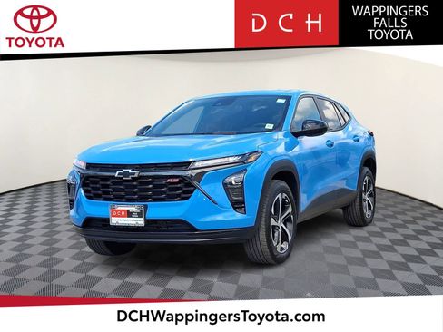 Used 2024 Chevrolet Trax RS w/ Driver Confidence Package FWD image 1