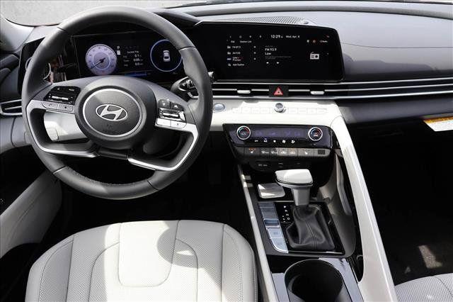Certified 2026 Hyundai Elantra Limited FWD image 25