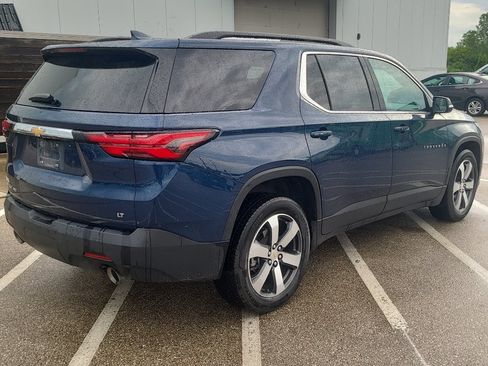 Used 2023 Chevrolet Traverse LT w/ LT Premium Package AWD/4WD image 5