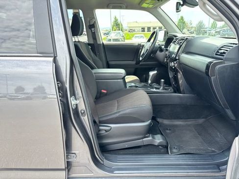 Used 2022 Toyota 4Runner TRD Off-Road AWD/4WD image 22