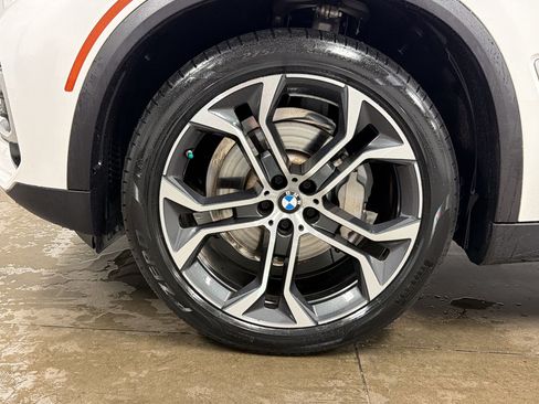 Certified 2022 BMW X5 sDrive40i w/ Premium Package RWD image 11