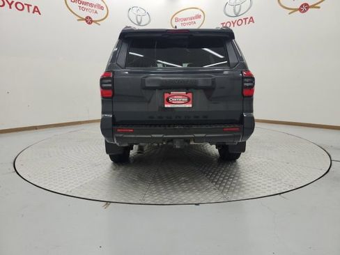 Certified 2025 Toyota 4Runner SR5 AWD/4WD image 7