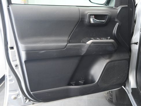 Used 2020 Toyota Tacoma TRD Off-Road image 20